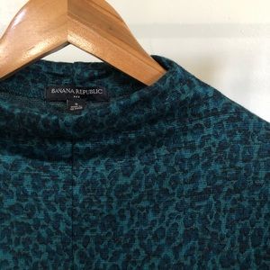 Leopard print mock neck knit sweater